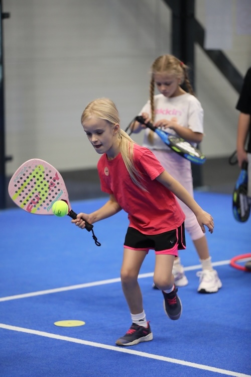 Tennis Space akademija startuoja su antruoju padelio treniruočių sezonu: dar daugiau vaikų, dar stipresnė trenerių komanda ir ambicingi planai 154a0035