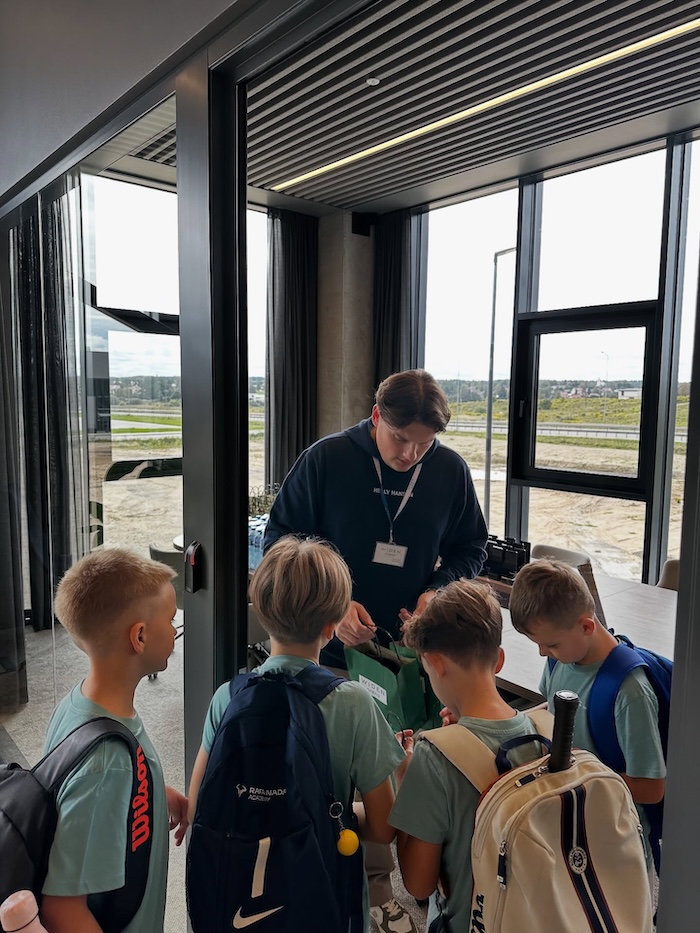 Pirmasis žingsnis į nacionalinę areną: Tennis Space akademijos U9 žaidėjai debiutavo Widen arenoje 554932002 17895406032304220 8788949105367890238 n