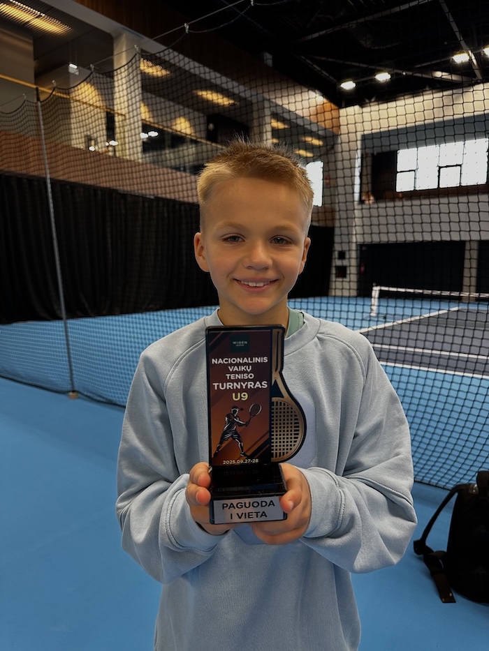 Pirmasis žingsnis į nacionalinę areną: Tennis Space akademijos U9 žaidėjai debiutavo Widen arenoje 556360926 17895405939304220 1874516971805455545 n
